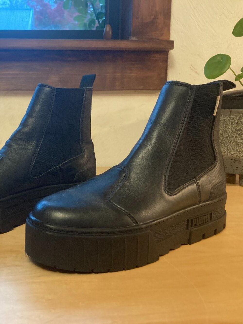Women’s PUMA Mayze Chelsea Pop Round Toe Platform Boots Black Size 10